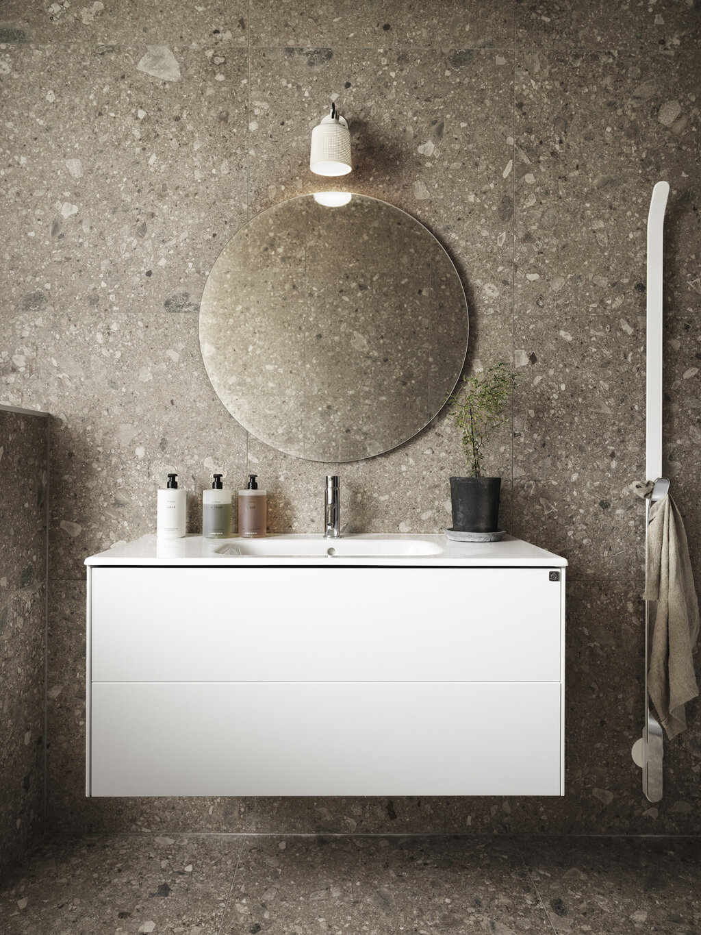 Baderomsinspirasjon Lessmore hvit Baderomsinspirasjon Lessmore hvit