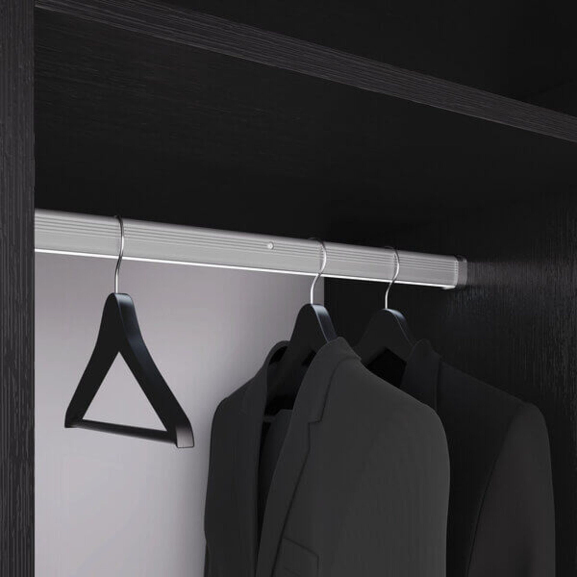 Garderobeinnredning klesstang Garderobeinnredning klesstang