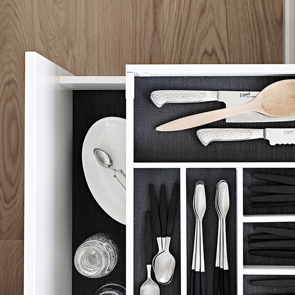 Kjøkken - Hvit skuffe med side i metall Kjøkken - Hvit skuffe med side i metall